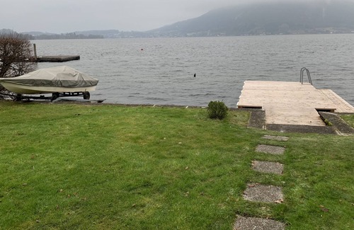 Altmuenster Cabin | Fantastic apartment right on the lake