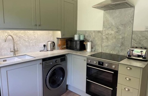 Lewes Condo | Fantastic 2BD Victorian Apt - 4 adults and 1 child