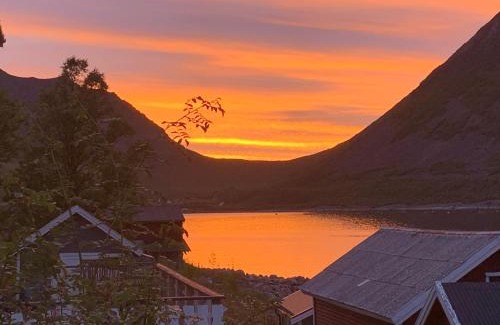 Torsken House | Fantastic house with seafront property in Gryllefjord