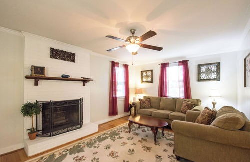 Chamberlayne House | Fantastic North Henrico Home With Fenced Yard