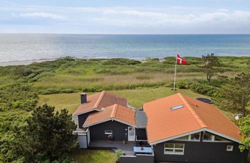 Øer Strand House | Fantastic Summer House With Sea View