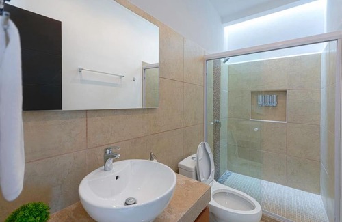 Jacinto Pat House | Fantastica Casa con alberca,TVs, Netflix, y A/A