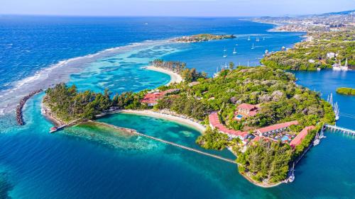 Roatan Resort | Fantasy Island Beach Resort and Marina - All Inclusive