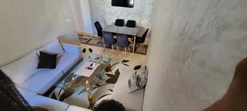 Gueznaia Apartment | Farah 19