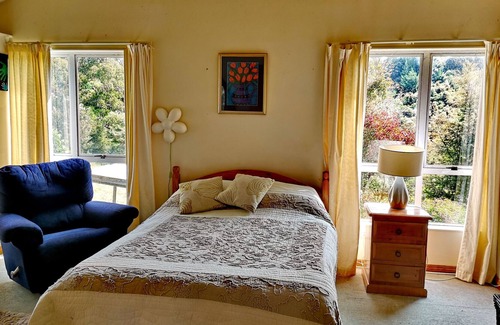 Ngatimoti Other | Farmhouse in a quiet location with mountain views.