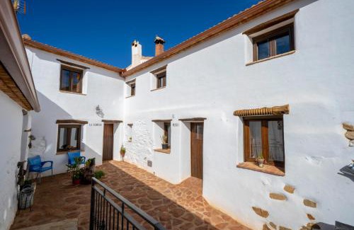 Laroya House | farmhouse la Curiosa