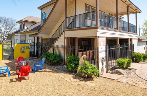 Farmersville Other | Farmhouse Oasis - Manam Estates