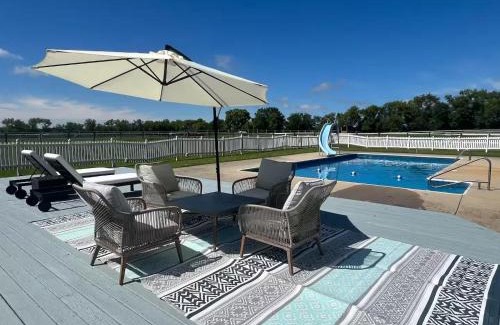 Elkhorn House | Farmhouse with Heated Pool on almost 160 Acres