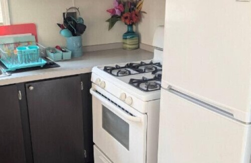 Farmington Hills Apartment | Farmington Hills Tiny Home Workspace + Parking