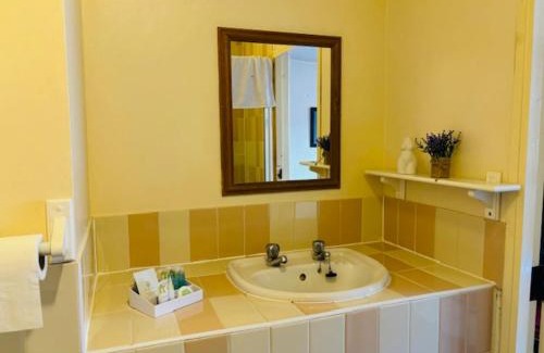Worcester House | FARRIERS ARMS
