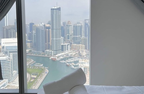 Jabal Ali 2 Apartment | Farwell & Gervase - 5 BDR Dubai Marina Penthouse - Marina & Palm Views