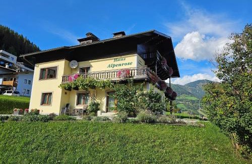 Bruck an der Grossglocknerstrasse House | Ferienhaus Alpenrose