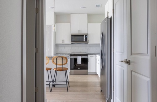 Richmond Apartment | Feel@Home I Rosenberg I Lakeview