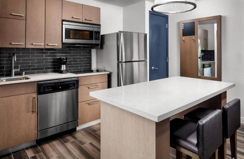 Cupertino House | Feel your best at our extended-stay Room