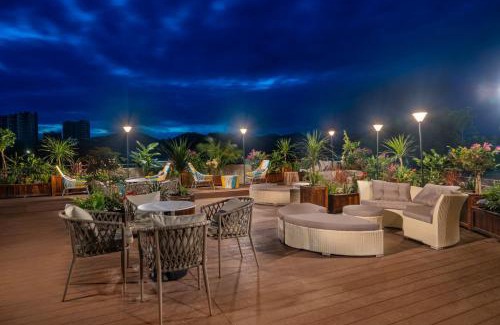 Fenghuang Hotel | FengHuang Waterloom Keep-Free pick-up