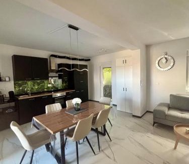 Brinje Apartment | Ferienhaus MaLi bei Nin 300m zum Sandstrand