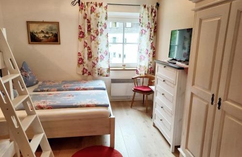 Fusch an der Grossglocknerstrasse Apartment | Ferienwohnung Resi im Zentrum