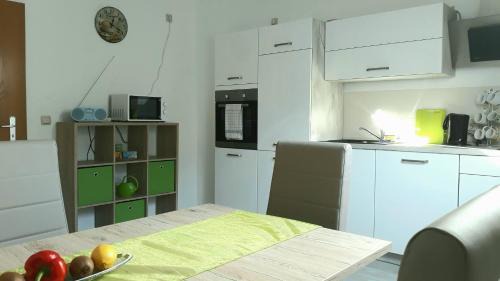 Schoenstedt Apartment | Ferienwohnung Am Orlbach