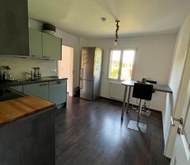 Wollbach Apartment | Ferienwohnung an der Wiese