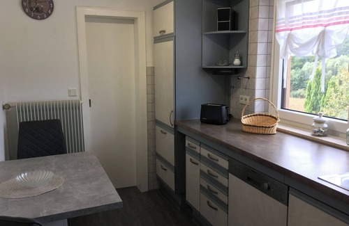 Detmold-Nord Apartment | Ferienwohnung Ausblick im 1. OG 100 m² für 2 bis 6 Pers. Stadtrand von Detmold