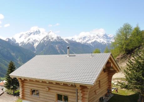 Tschlin Apartment | Ferienwohnung Caviezel