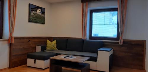 Vals Apartment | Ferienwohnung Eller 79