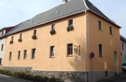 Auma House | Ferienwohnung & Pension Brückner