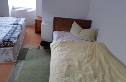 Wettin Apartment | Ferienwohnung Petersbrunnen
