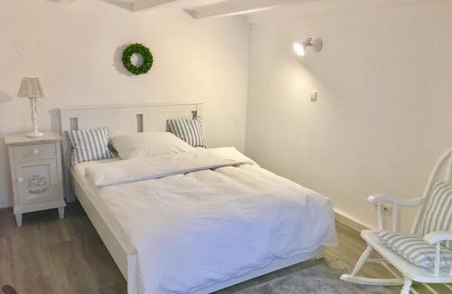 Neuenstein Apartment | Ferienwohnung Snug und Hugley