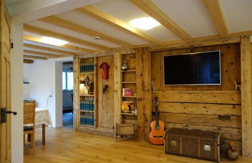 Guetenbach Apartment | Ferienwohnung Teich 11, 126qm