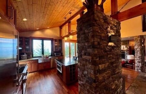 Olga House | Fern Ridge - Stunning Views!