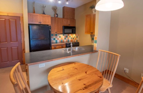 East Kootenay Condo | Fernie - Timberline Lodges King Fir #421