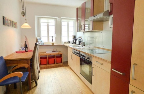 Neustadt-Gimmeldingen Apartment | Fewo Goldberg, Dusche, WC, Balkon - Haus Mandelblüte