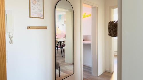 Stadtbezirk Nord Apartment | Fewo GOLDBERG, Balkon, SmartTV