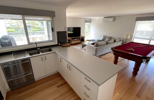 Venus Bay House | Fifteen Mercury - stunning house with outdoor spa!