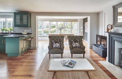 Cranbrook Cottage | Filbert cottage, log fire and tennis court