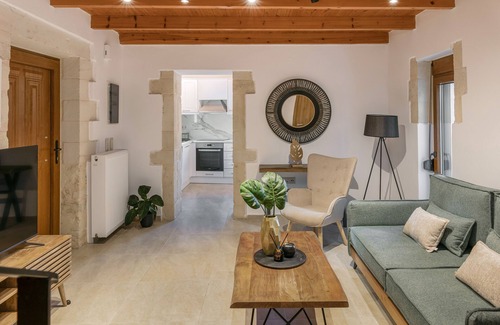 Adelianos Kampos Villa | Fillio luxury villa