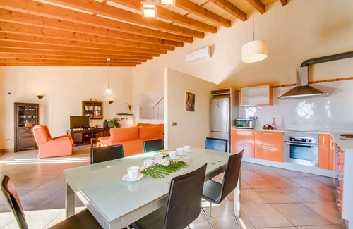 Buger House | Finca in Buger with Pool & Mountain Views