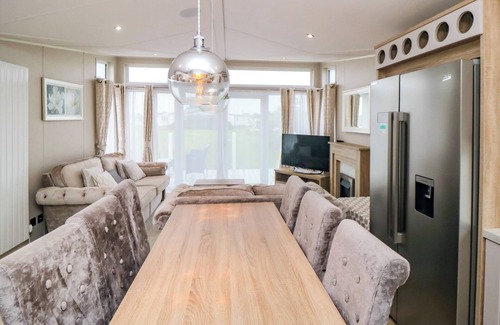 Cayton Bay Cottage | Finch 65