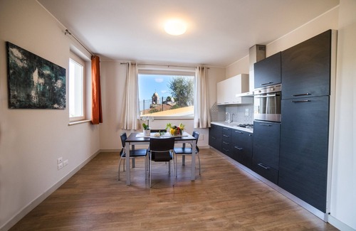 Cupra Marittima Apartment | Finely furnished "Lobster" Suite 350mt from the sea with Pool, Gymnasium, WiFi