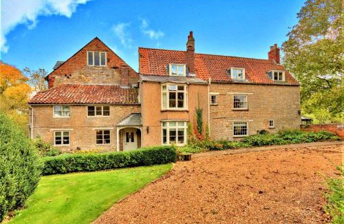 Thrapston House | Finest Retreats - Islip Mill House - Beautiful Riverside Home