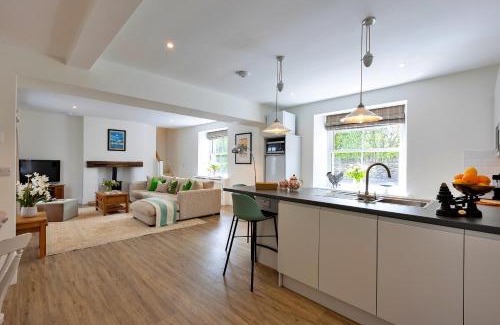 Ripon House | Finest Retreats - The Old Estate Office Nr Grantley Hall