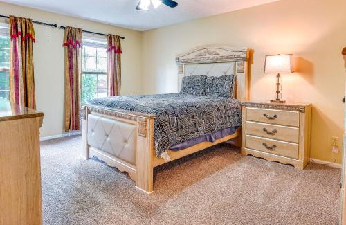 Columbus House | Fire Pit, Fenced-in Yard, Grill Cozy Ohio Retreat