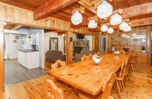 Huntsville Cottage | Fire Pit⭐️Hiking Trails⭐️Skiing⭐️Private Beach⭐️Hot Tub