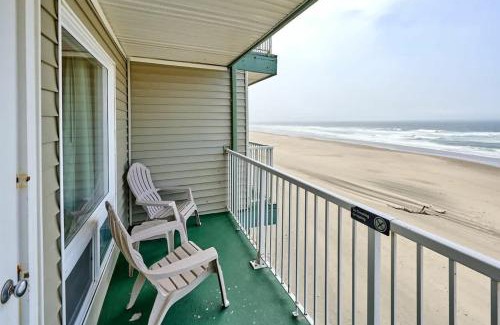 Lincoln City House | Fireplace Suite With King Bed and Full Kitchen - Pool and Hot Tub Access