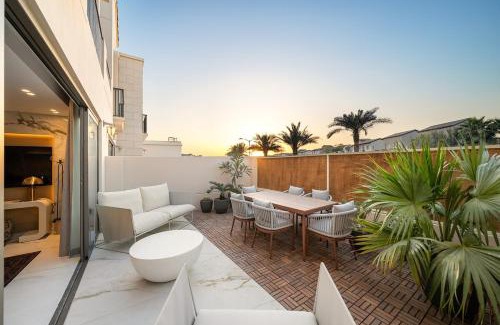 Dubai Apartment | FIRST CLASS VILLA Hidden Luxury Gem