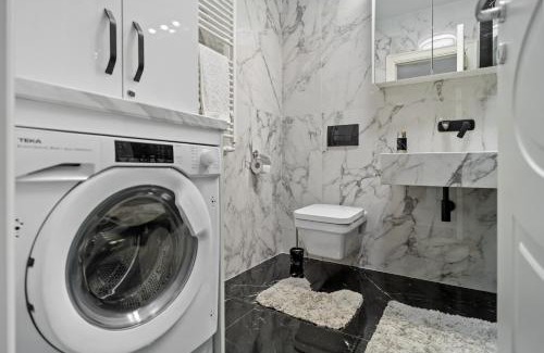 Constanta Apartment | First Residence & Parking