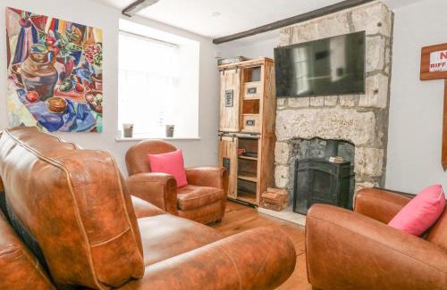 Portland House | Fisherman's Cottage, King Street