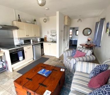 West Bexington Ski Chalet | Fisherman's Daughter