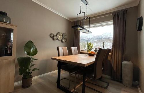 Sauda House | Fjord and mountains - everything close by!